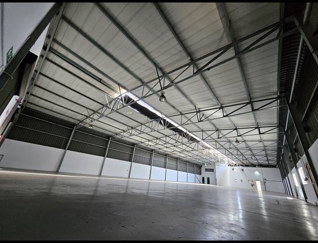 1,145M² WAREHOUSE TO LET IN HALFWAY HOUSE